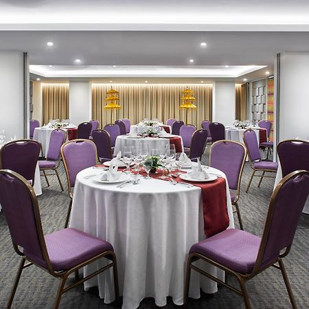 Jambuluwuk Oceano Seminyak Hotel Εξωτερικό φωτογραφία The ballroom