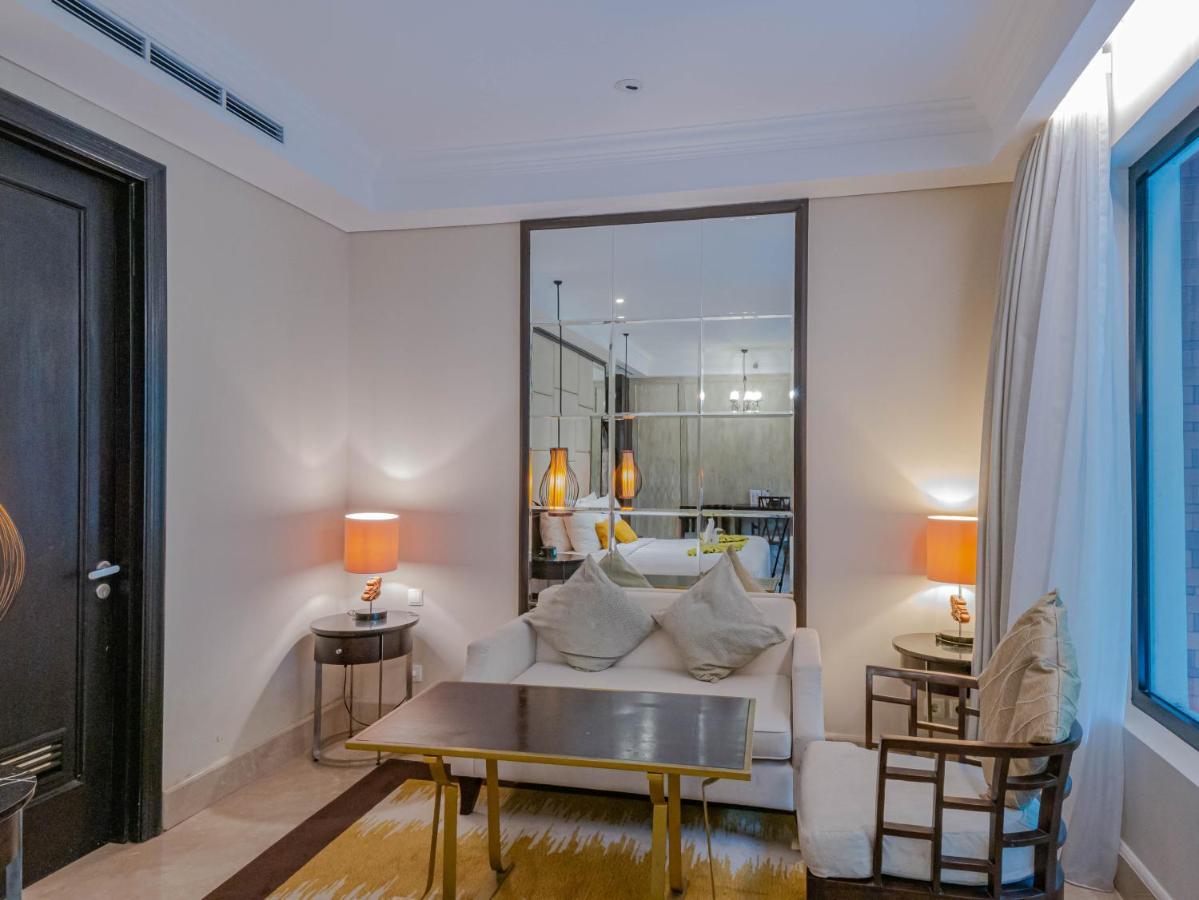 Jambuluwuk Oceano Seminyak Hotel Εξωτερικό φωτογραφία A bedroom at the hotel