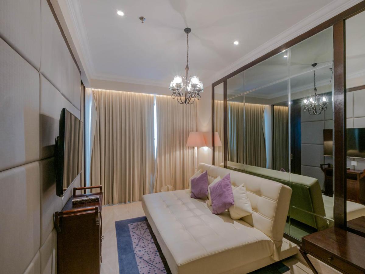 Jambuluwuk Oceano Seminyak Hotel Εξωτερικό φωτογραφία A bedroom at the hotel