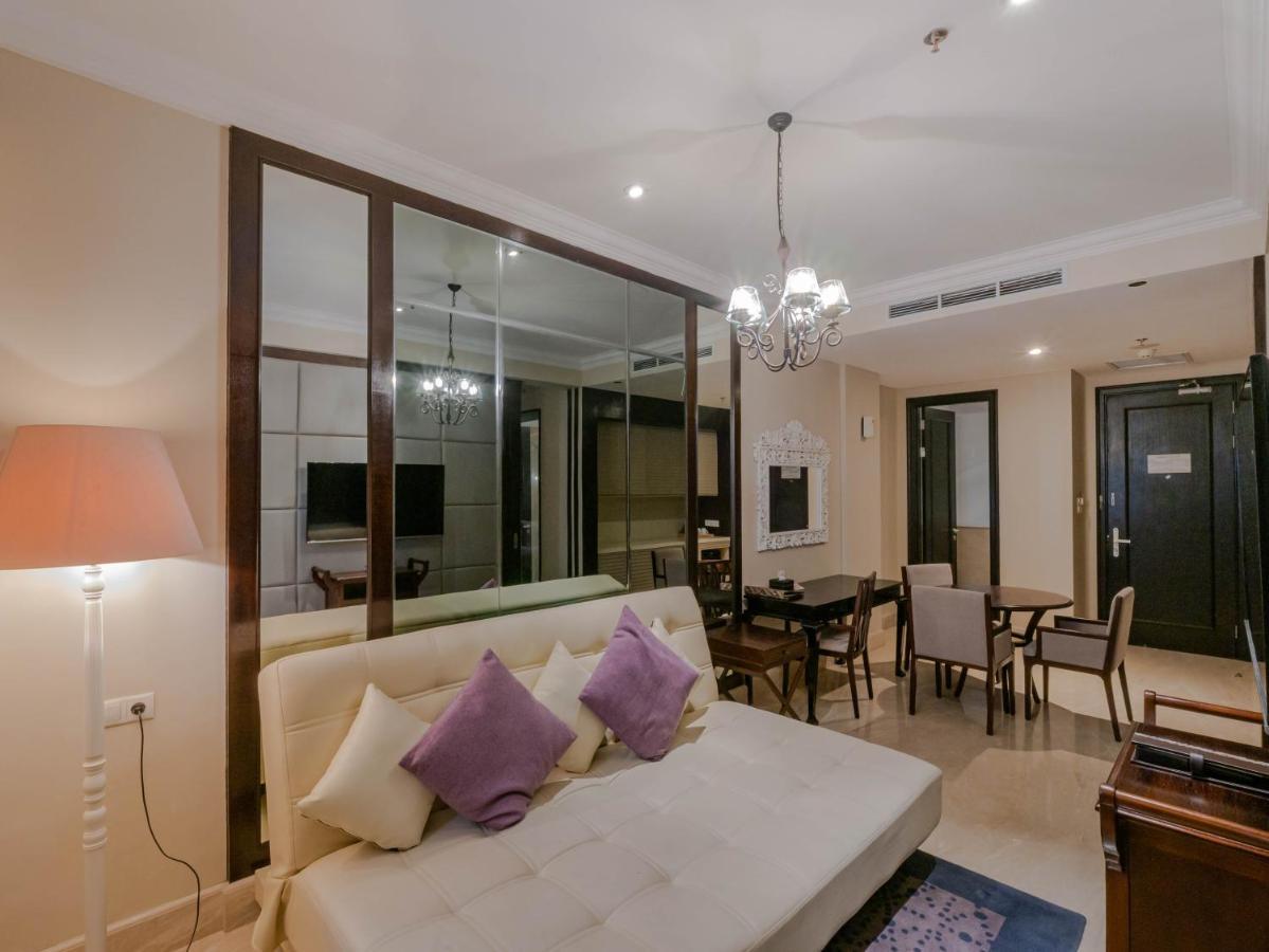 Jambuluwuk Oceano Seminyak Hotel Εξωτερικό φωτογραφία A living room in a typical apartment