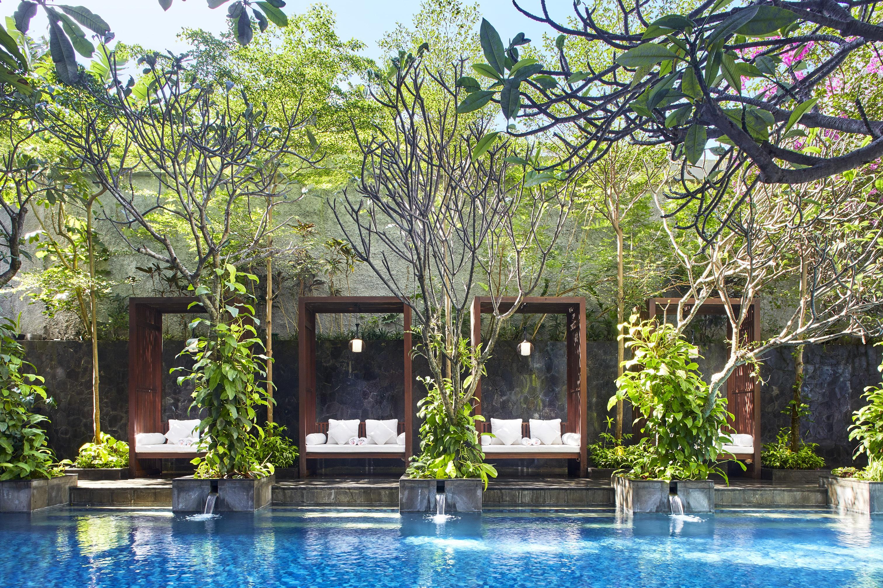 Jambuluwuk Oceano Seminyak Hotel Εξωτερικό φωτογραφία The swimming pool at the hotel